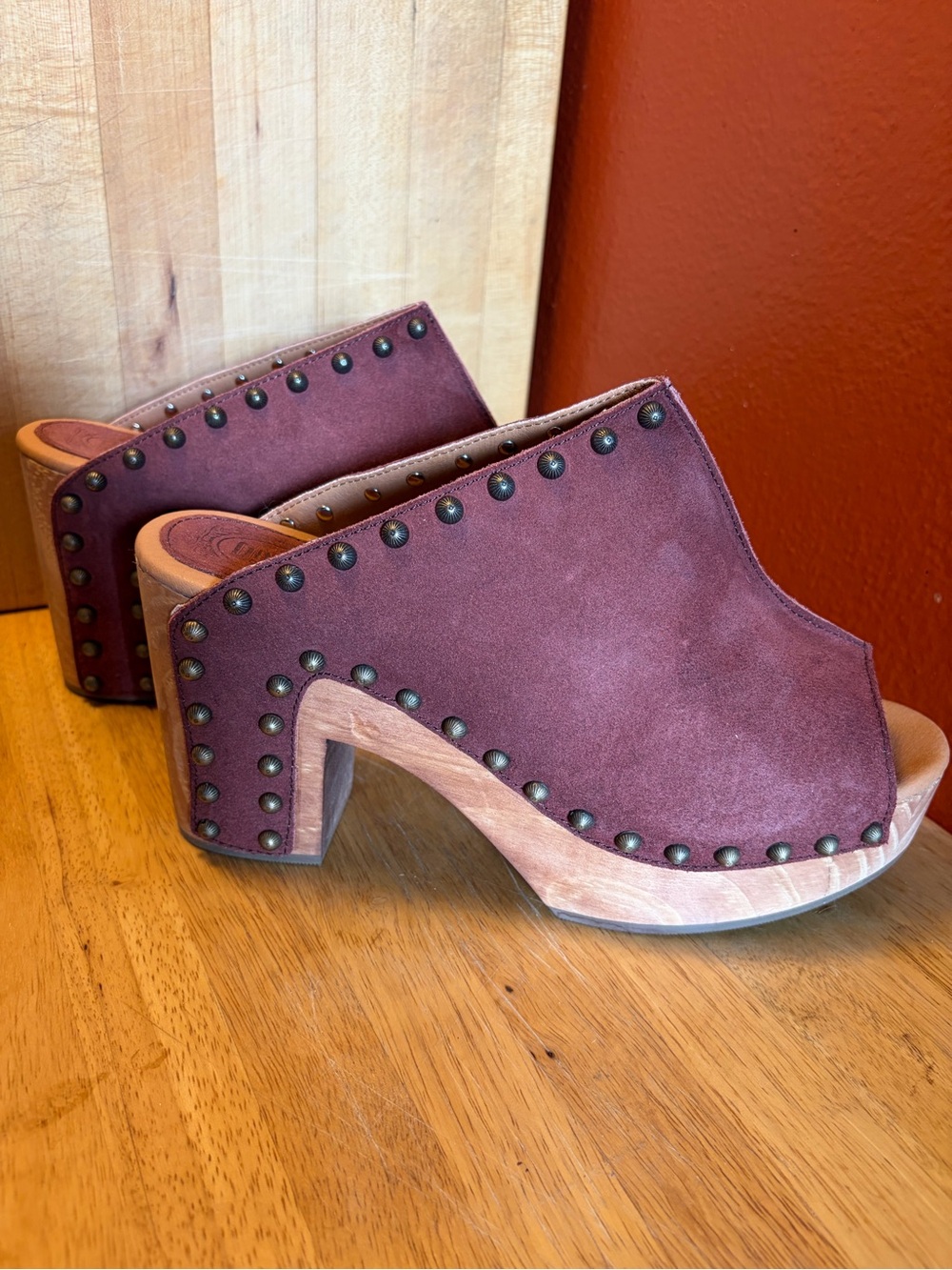 Dingo 1969 Suede Studded Platform Mule - Wine